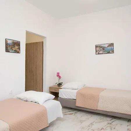 Zervakis Apartments Ferma Exterior photo